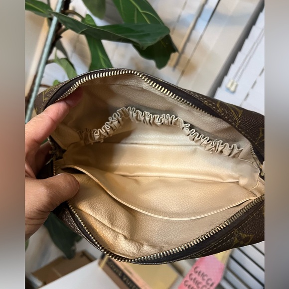 ✨Vintage Louis Vuitton Monogram Trousse Toilette 23 - Picture 10 of 14